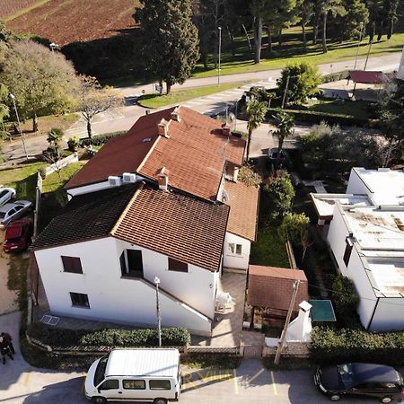 Apartments Kadum Porec Center Near The Beach Екстериор снимка