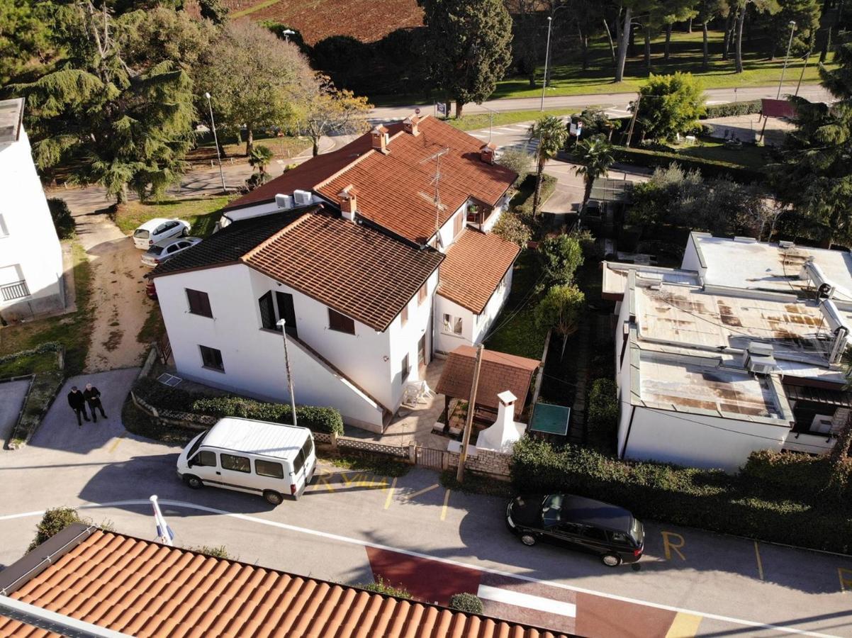 Apartments Kadum Porec Center Near The Beach Екстериор снимка